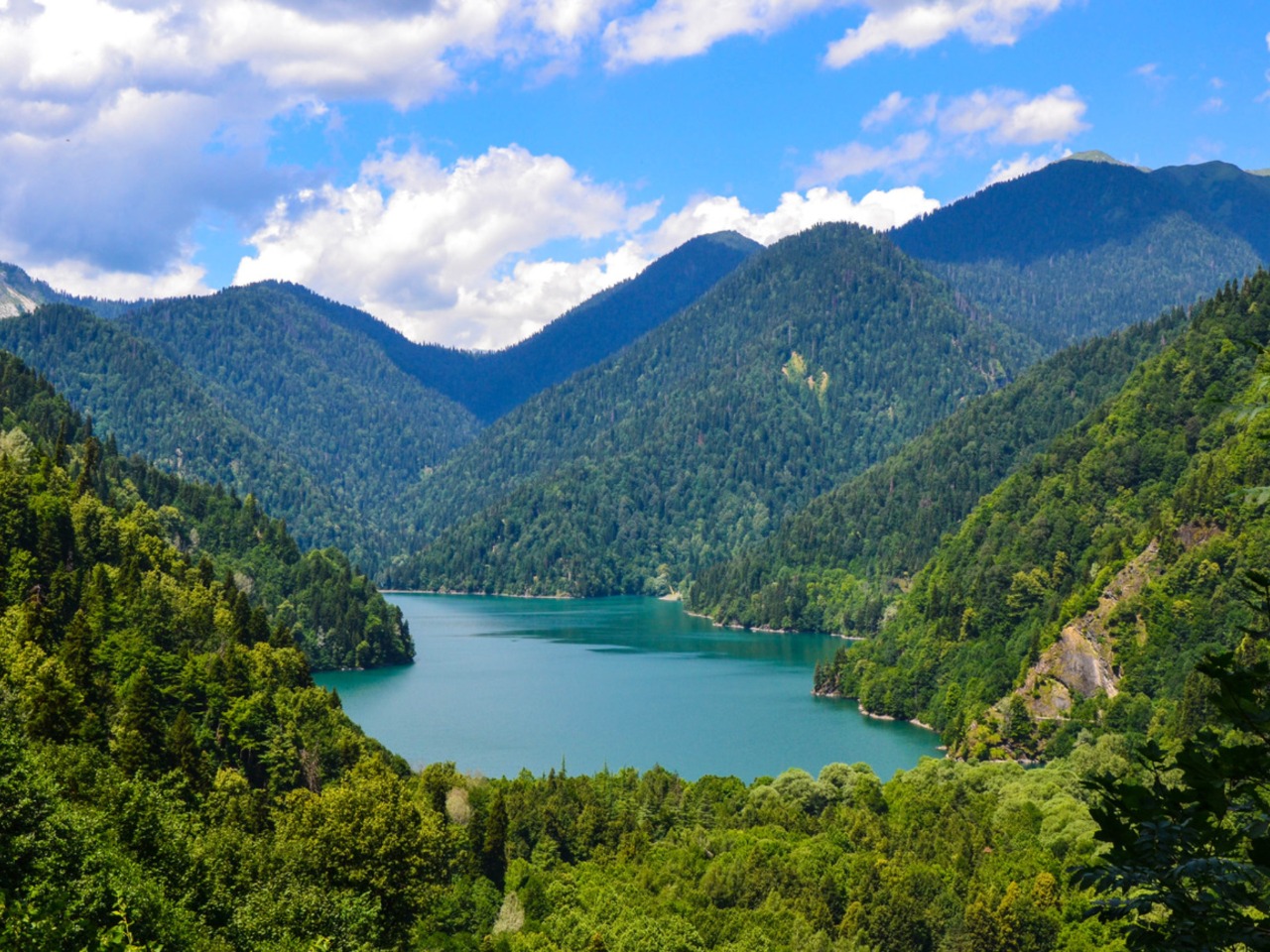 Озеро Рица — зеркало души: экскурсия из Сочи | Цена 19000₽, отзывы, описание экскурсии