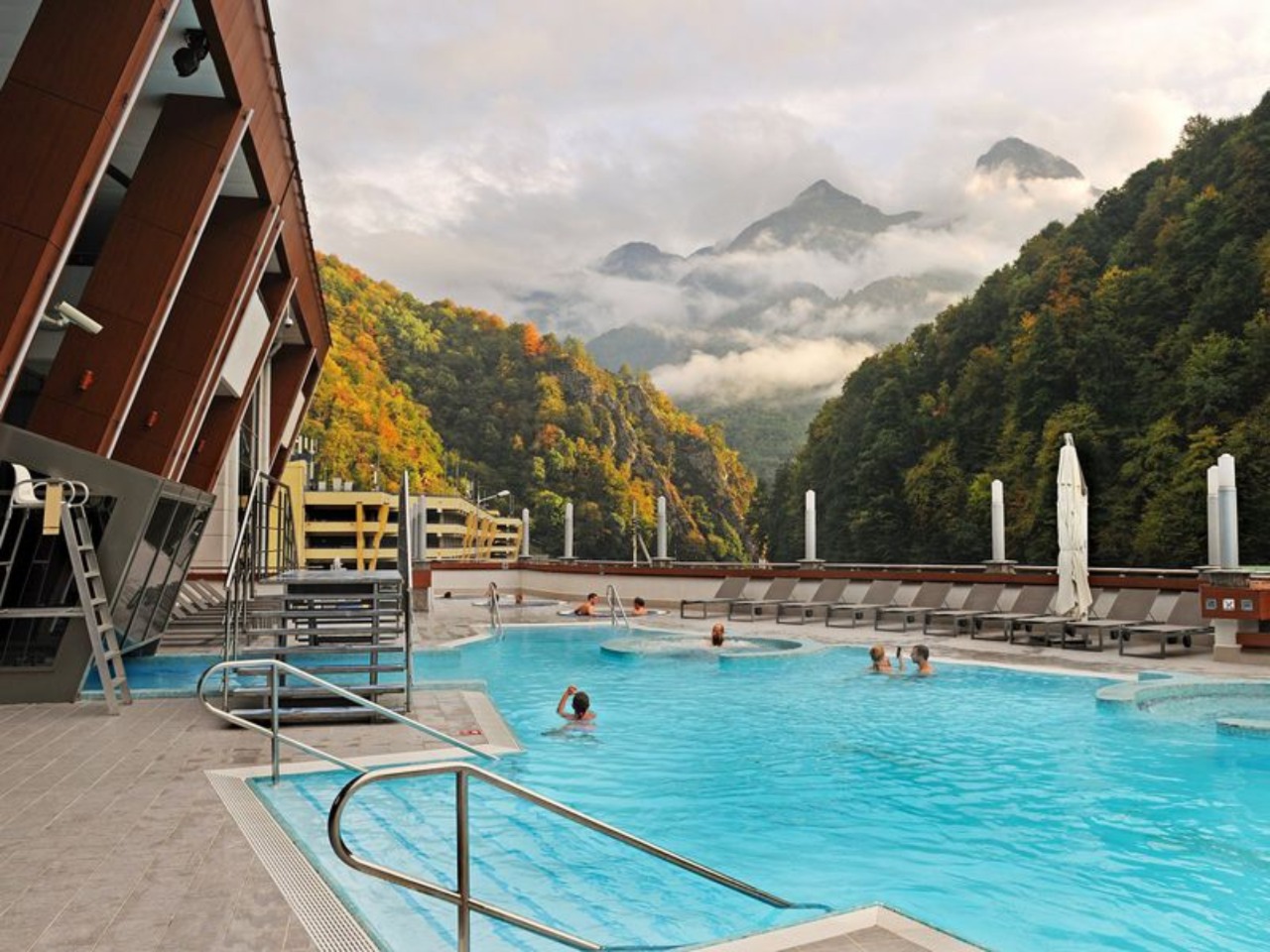 Обзорная экскурсия из Адлера в Красную Поляну "Мама и малыш" - индивидуальная экскурсия в Адлере на машине гида длительностью 6.5 часов с количеством участников до 4 человек цена экскурсии 12500₽