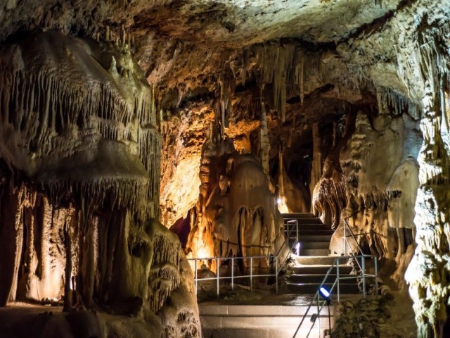 Индивидуальная экскурсия из Алушты в Мраморную и Красную пещеры — фото 3