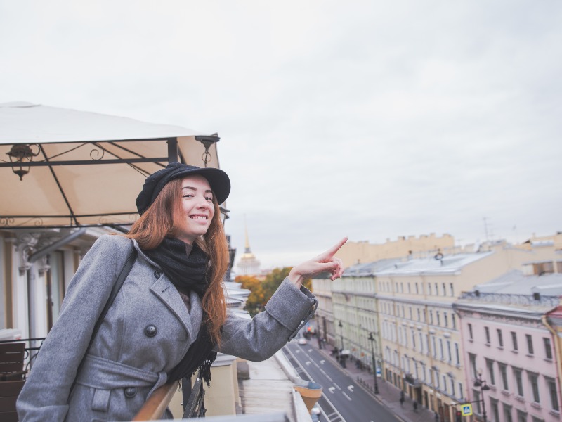 А вот и начало главной магистрали города - Невского проспекта 