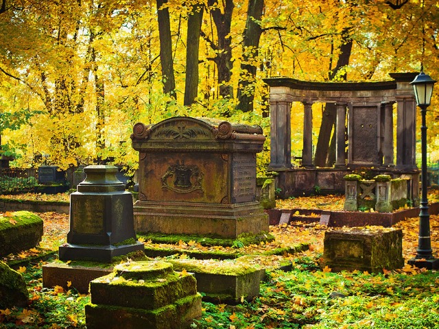 Исторические кладбища Петербурга
