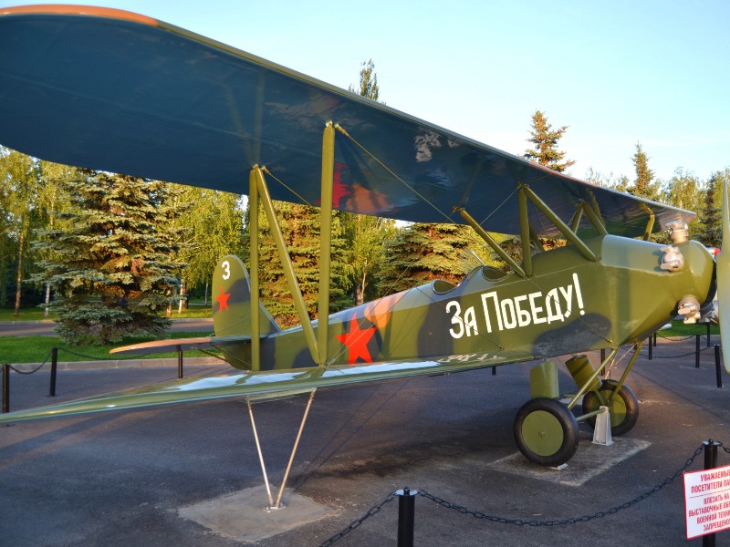 Выставка военной техники в парке Победы guidego.ru