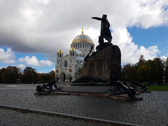 Индивидуальная экскурсия из Санкт-Петербурга в Петергоф,Кронштадт — фото 2