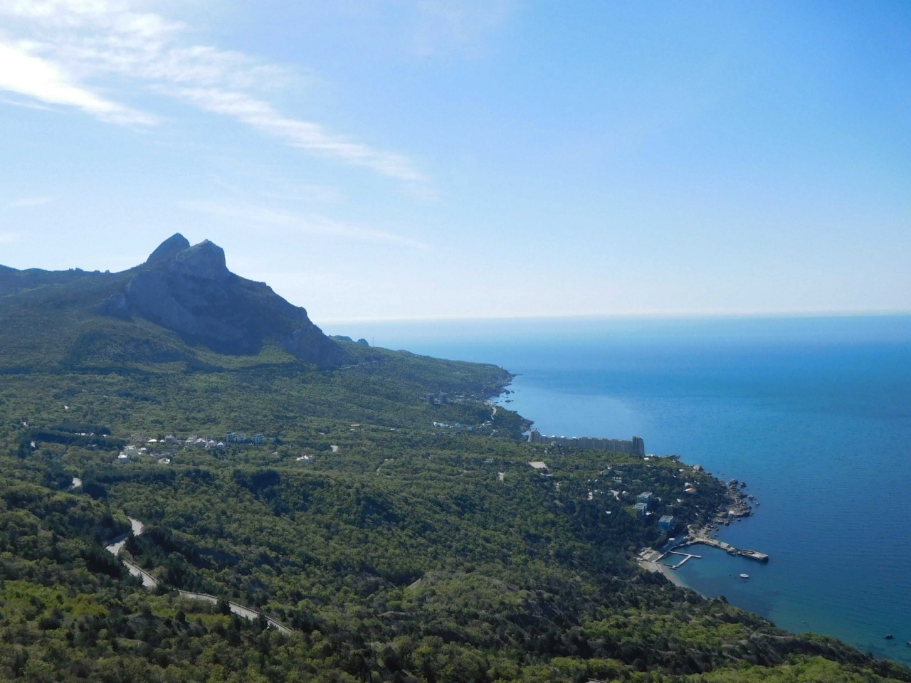 Автомобильная экскурсия из Севастополя к природным шедеврам Крыма - индивидуальная экскурсия в Севастополе на машине гида длительностью 8 часов с количеством участников до 4 человек со скидкой 25% цена экскурсии 12825₽