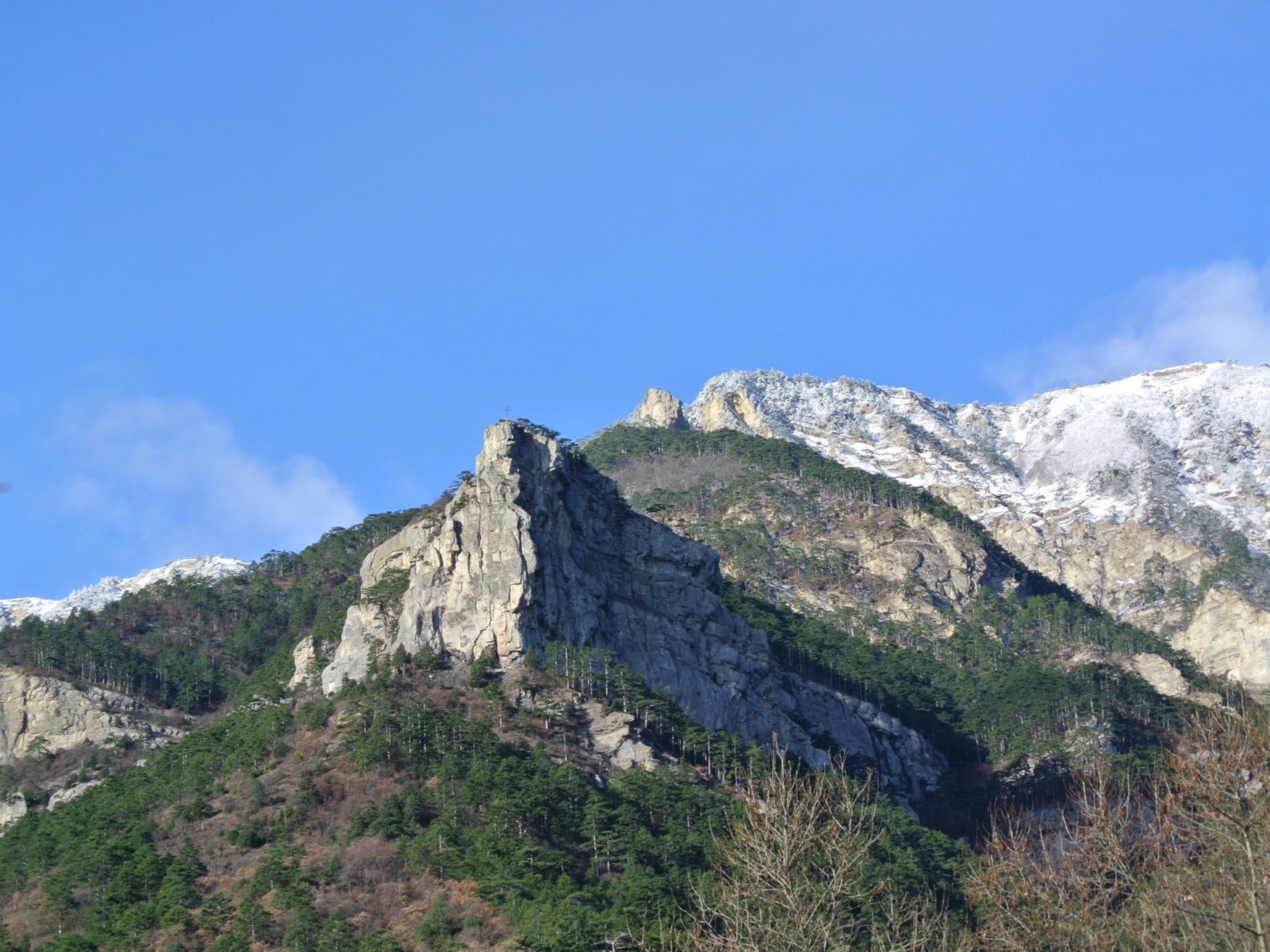 Вид на скалу Ставри-Кая со старта маршрута 