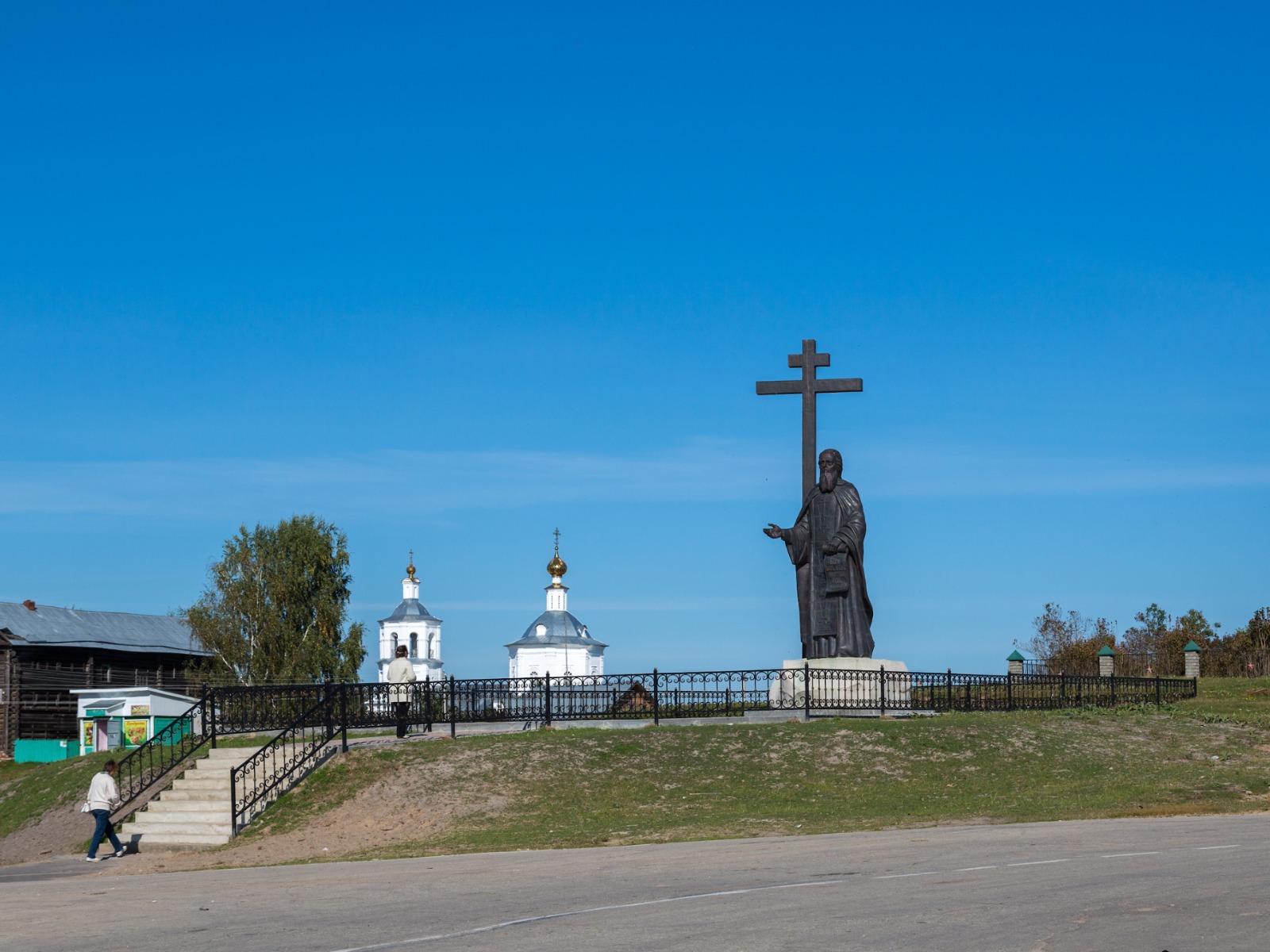 Памятник Макарию Желтоводскому  