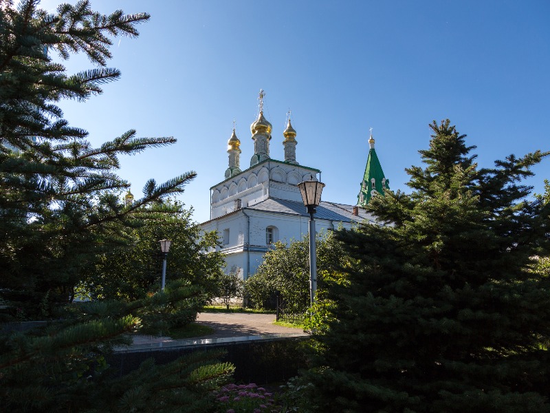 Внутри Макарьевского монастыря