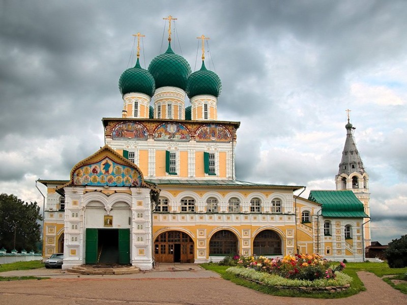 Обзорная экскурсия из Ярославля в Тутаев: два берега у одной реки - индивидуальная экскурсия в Ярославле на машине гида длительностью 5 часов с количеством участников до 3 человек цена экскурсии 12500₽