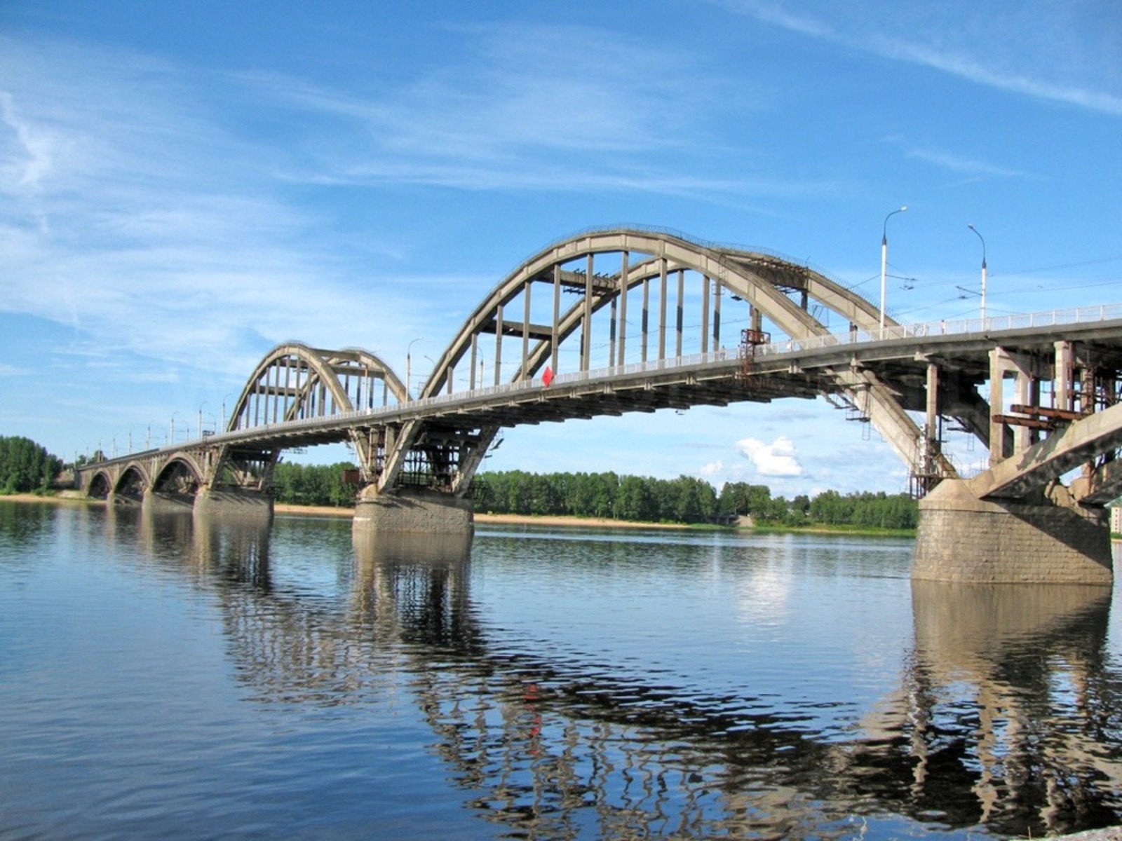 Арочный мост через Волгу  