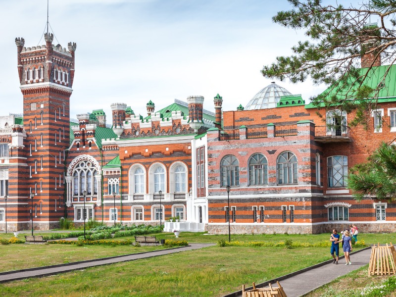 Тур в Шереметевский замок и озеро Светлояр из Нижнего Новгорода - групповая экскурсия в Нижнем Новгороде на автобусе длительностью более 12 часов с количеством участников более 20 человек цена экскурсии 3550₽