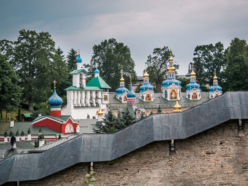 Обзорная групповая экскурсия «Изборск – Печоры» из Пскова - групповая экскурсия в Пскове на автобусе длительностью 7 часов с количеством участников более 20 человек цена экскурсии 3600₽