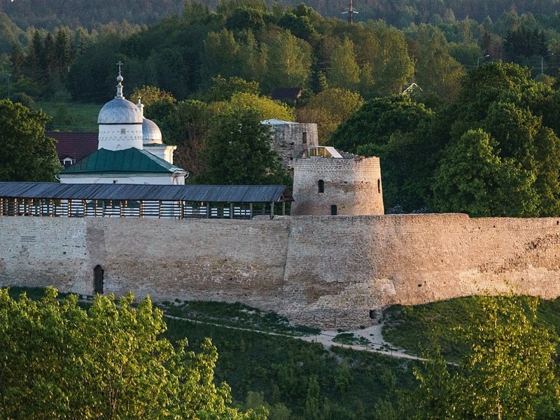 Изборская крепость  