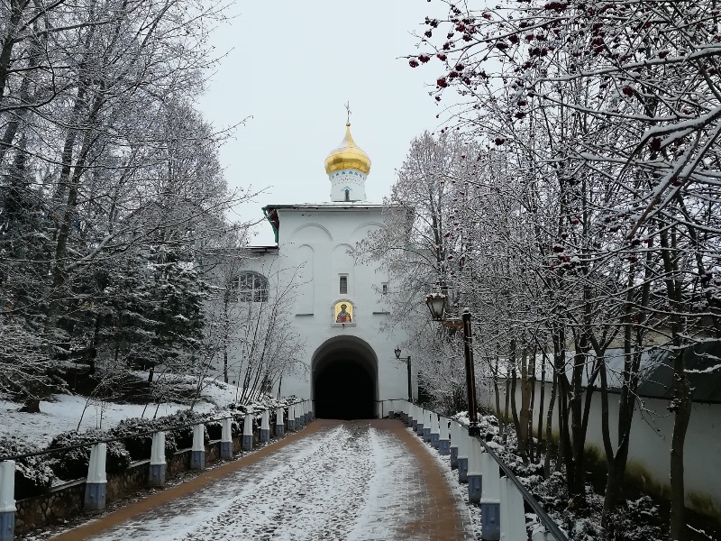 Зимняя сказка в Псково-Печерском монастыре