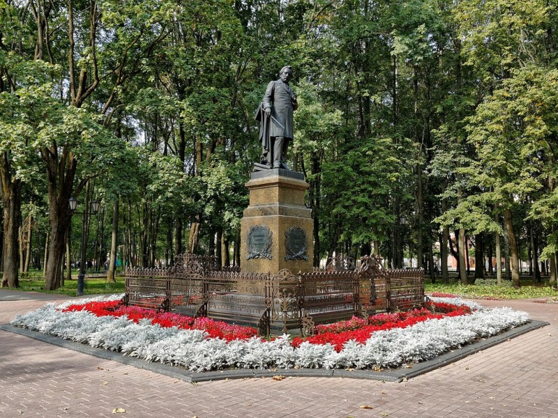 Памятник М.И. Глинке
