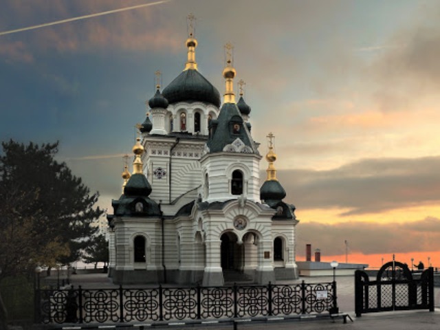 Экскурсия на машине в Форос из Севастополя: живописное побережье — фото 2