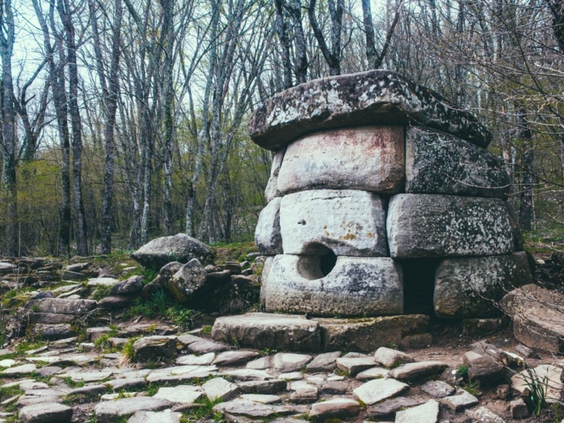 Дольмены