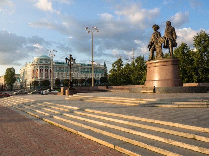 Памятник основателям Екатеринбурга