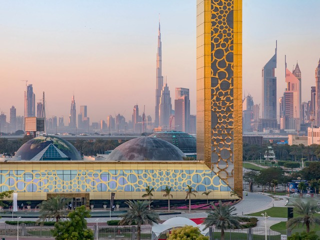 Обзорная экскурсия к арке из золота Dubai Frame в Дубае на машине — фото 2