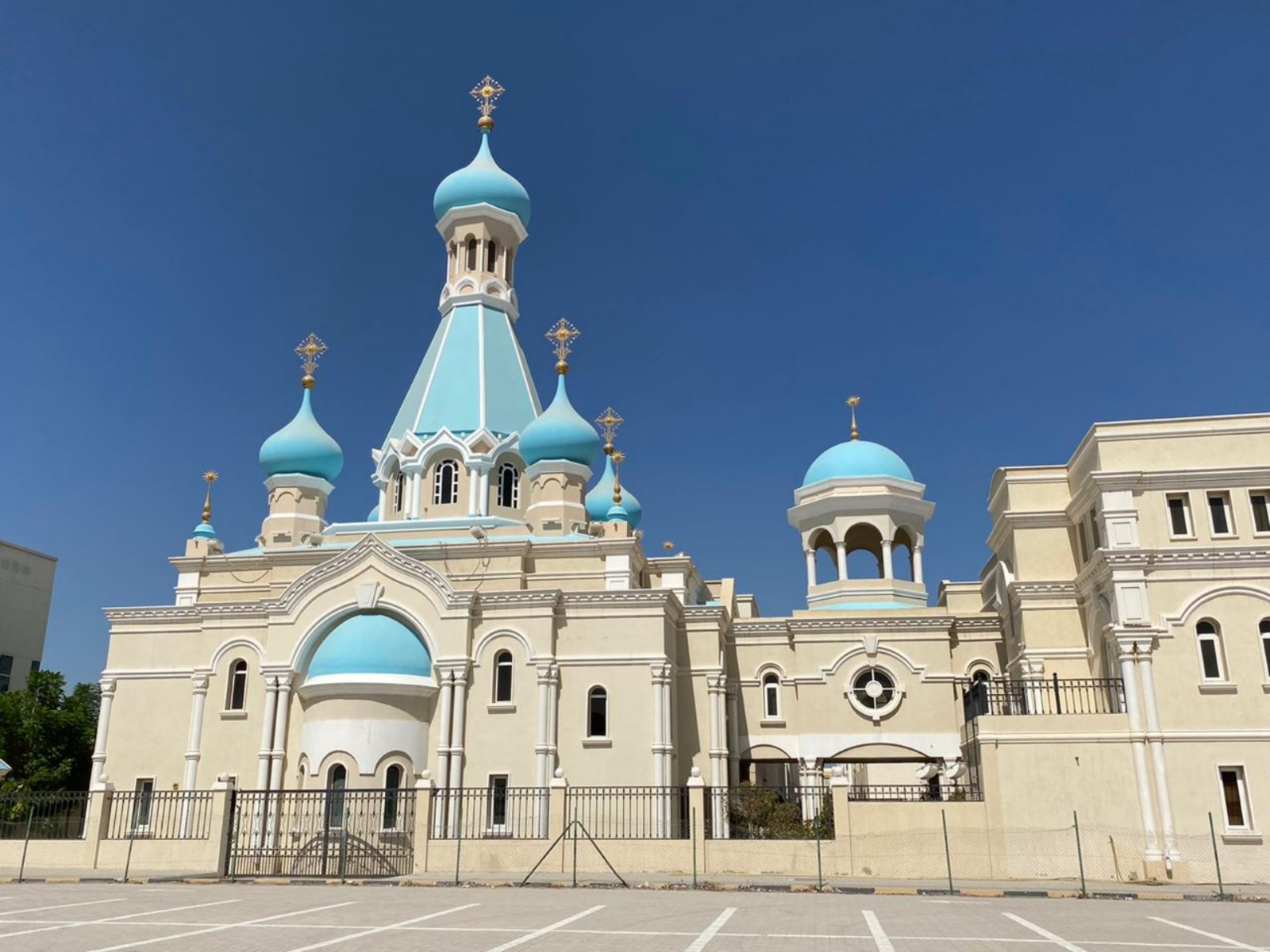 Шарджа - православный храм guidego.ru