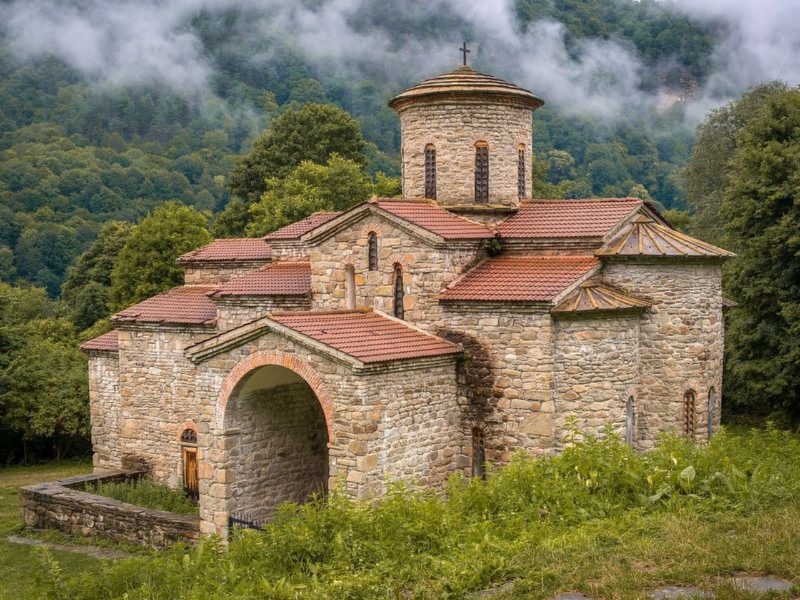 Аланский храм в Архызе guidego.ru