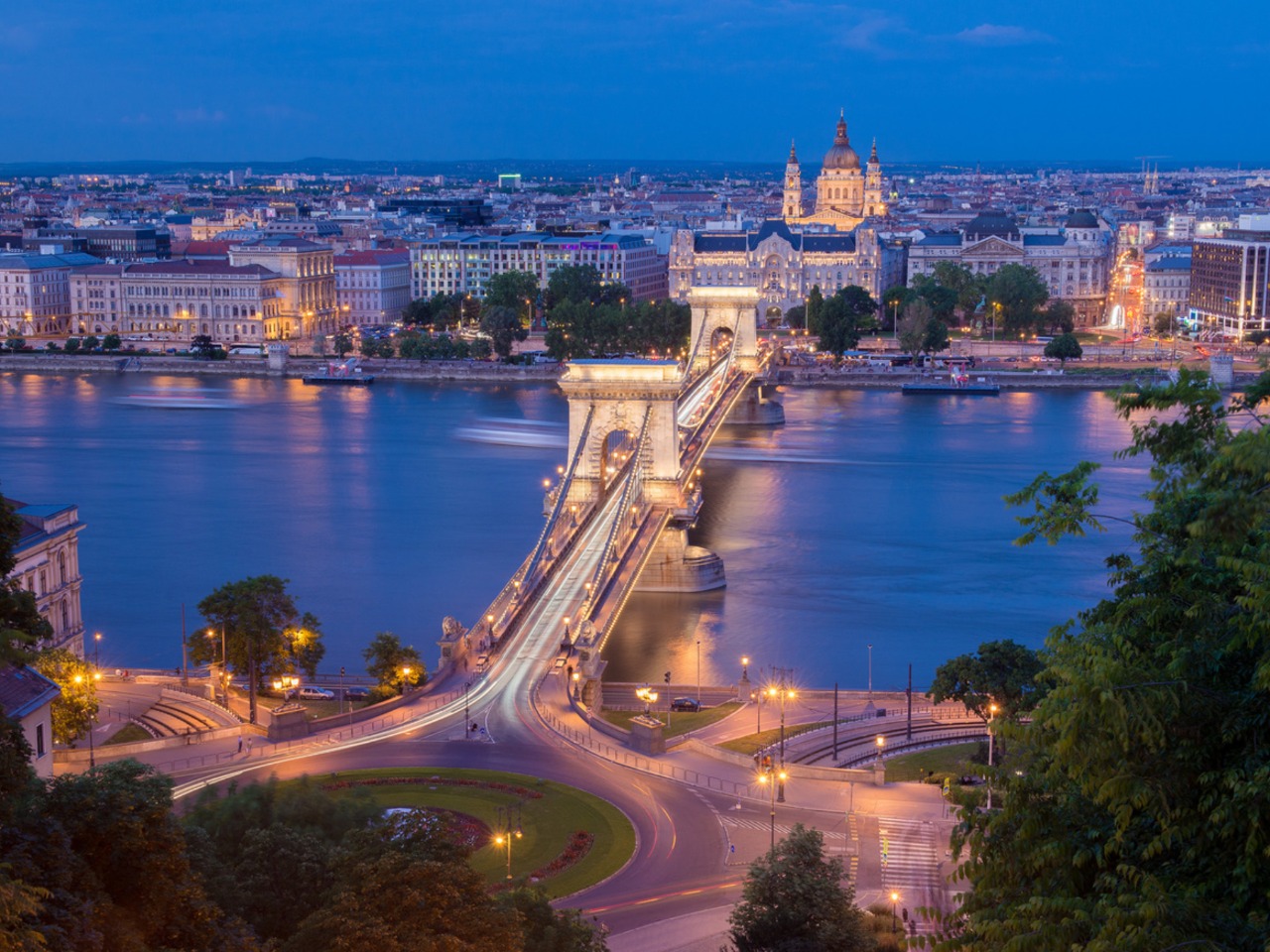 Экскурсия «22 капли: невинная винная экскурсия по Будапешту» - индивидуальная экскурсия в Будапеште пешком длительностью 4 часа с количеством участников до 10 человек со скидкой 15% еще 32 часа цена экскурсии 267.75€