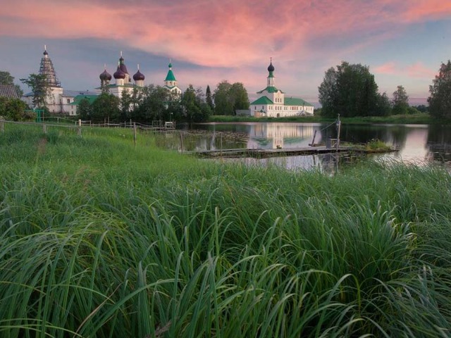В Антониево-Сийский монастырь из Архангельска
