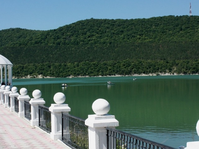Обзорная экскурсия в группе из Анапы «О, прекрасное Абрау!» — фото 3