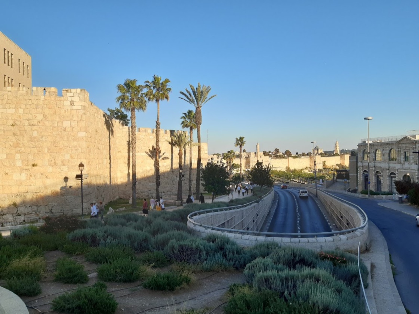 У стен Старого города в Иерусалиме  