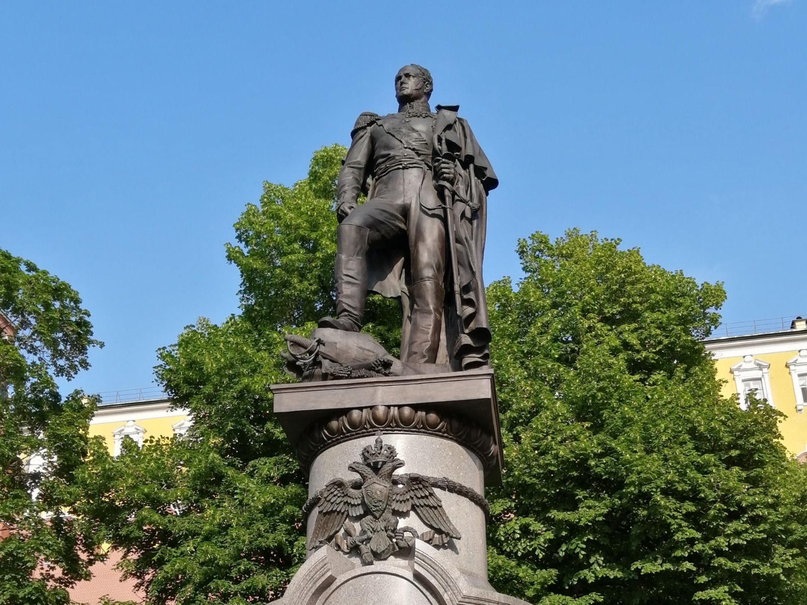 Памятник Александру I в Александровском саду guidego.ru