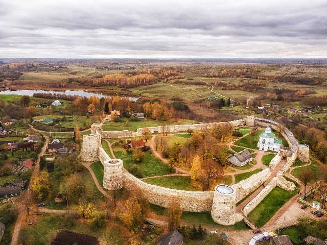 Экскурсия в Псково-Печерский монастырь и Изборскую крепость — фото 2