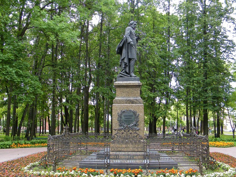 Памятник Глинке