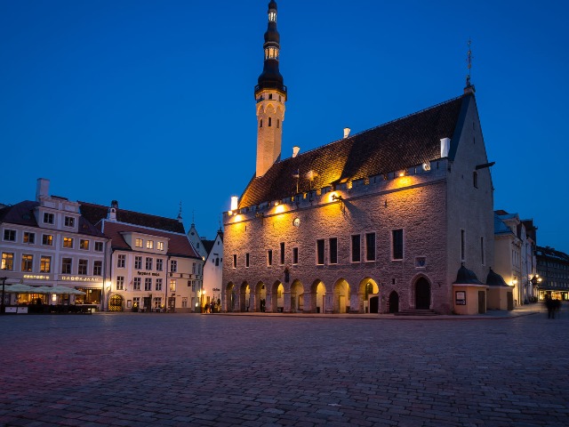 Столица Эстонии: экскурсия в городскую ратушу