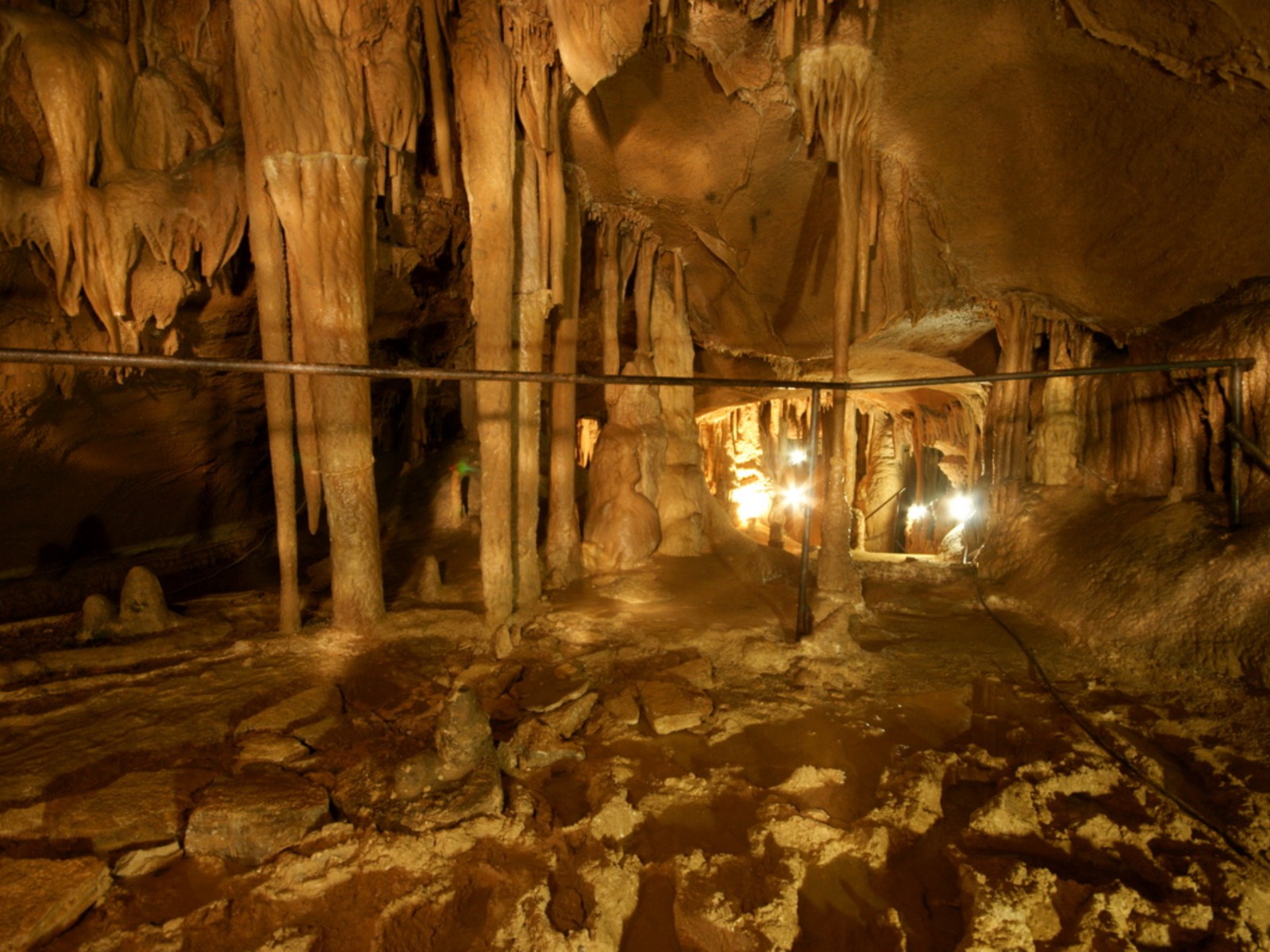 Пещера Трехглазка  