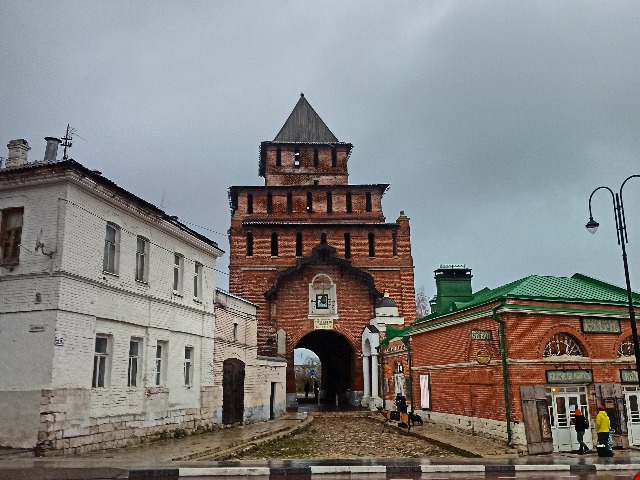 Индивидуальная экскурсия в Коломенский кремль — цитадель XVI века — фото 3