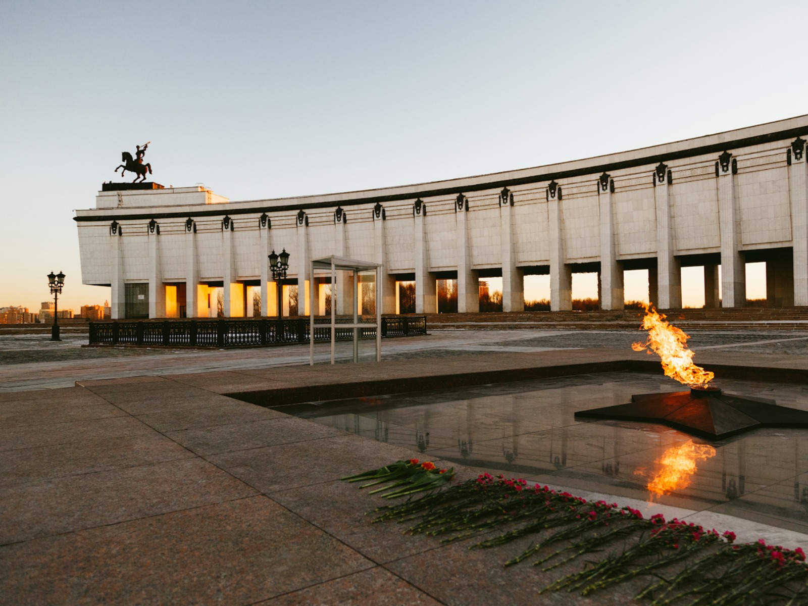 Музей Победы и Вечный огонь  