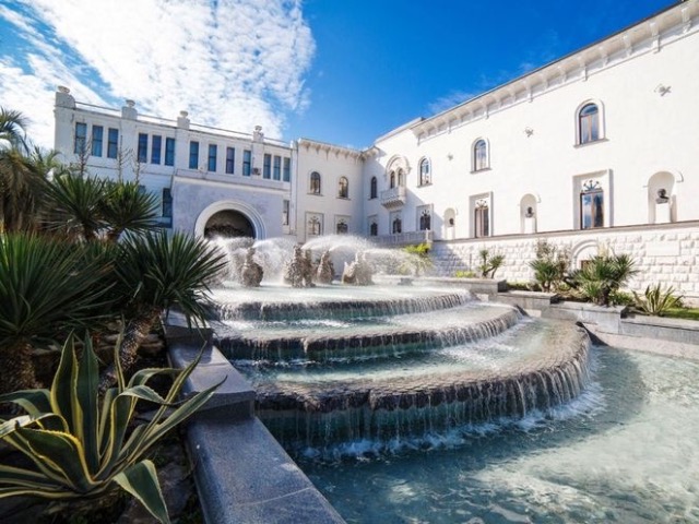 Обзорная экскурсия из Гагры «Природное SPA села Кындыг и Сухум»