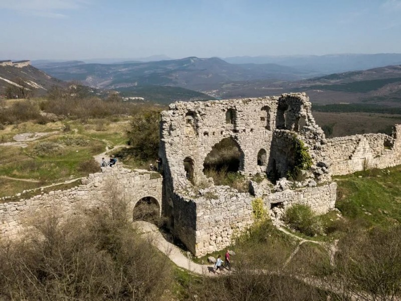 Пещерный город Мангуп-Кале guidego.ru