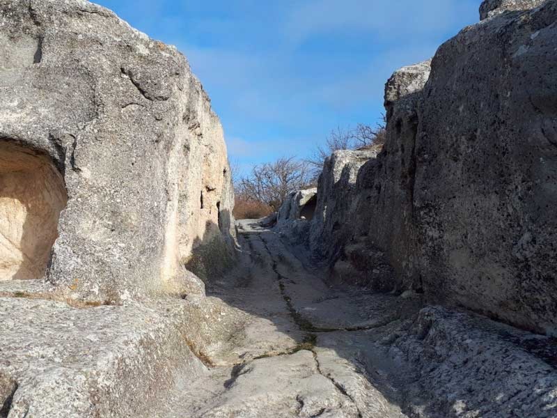 Пещерный город Крымского полуострова guidego.ru