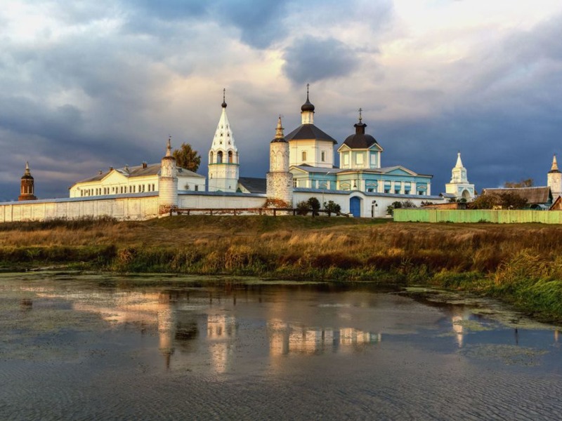Экскурсия в Богородице-Рождественский Бобренев монастырь в группе - групповая экскурсия в Коломне пешком длительностью 2 часа с количеством участников до 10 человек цена экскурсии 1100₽