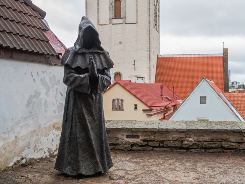 Экскурсия в Таллине: Старые добрые (и не очень добрые!) легенды - индивидуальная экскурсия в Таллине на машине гида длительностью 1.5 часа с количеством участников до 6 человек цена экскурсии 110€