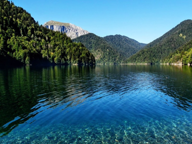 Кристальная вода королевы Абхазии - Рицы guidego.ru