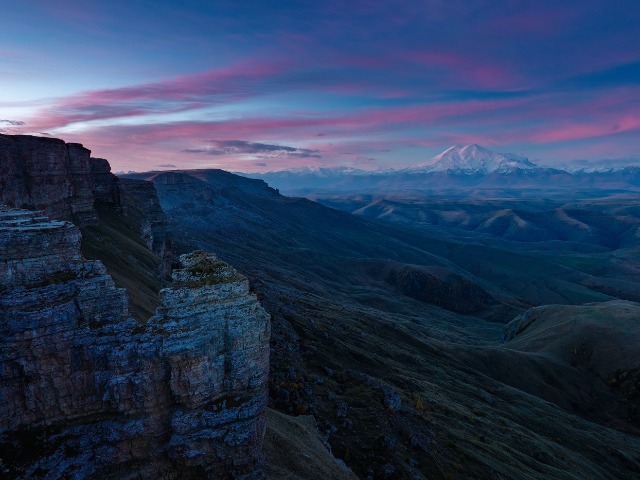 Невероятный рассвет на плато Бермамыт