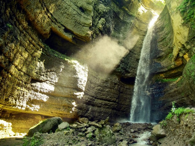 Чегемские водопады в Кабардино-Балкарии