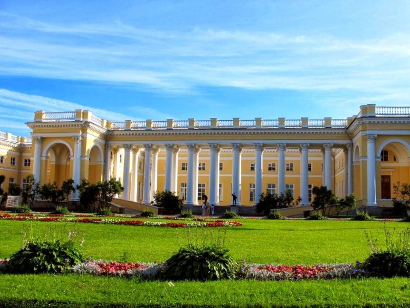 Александровский дворец  