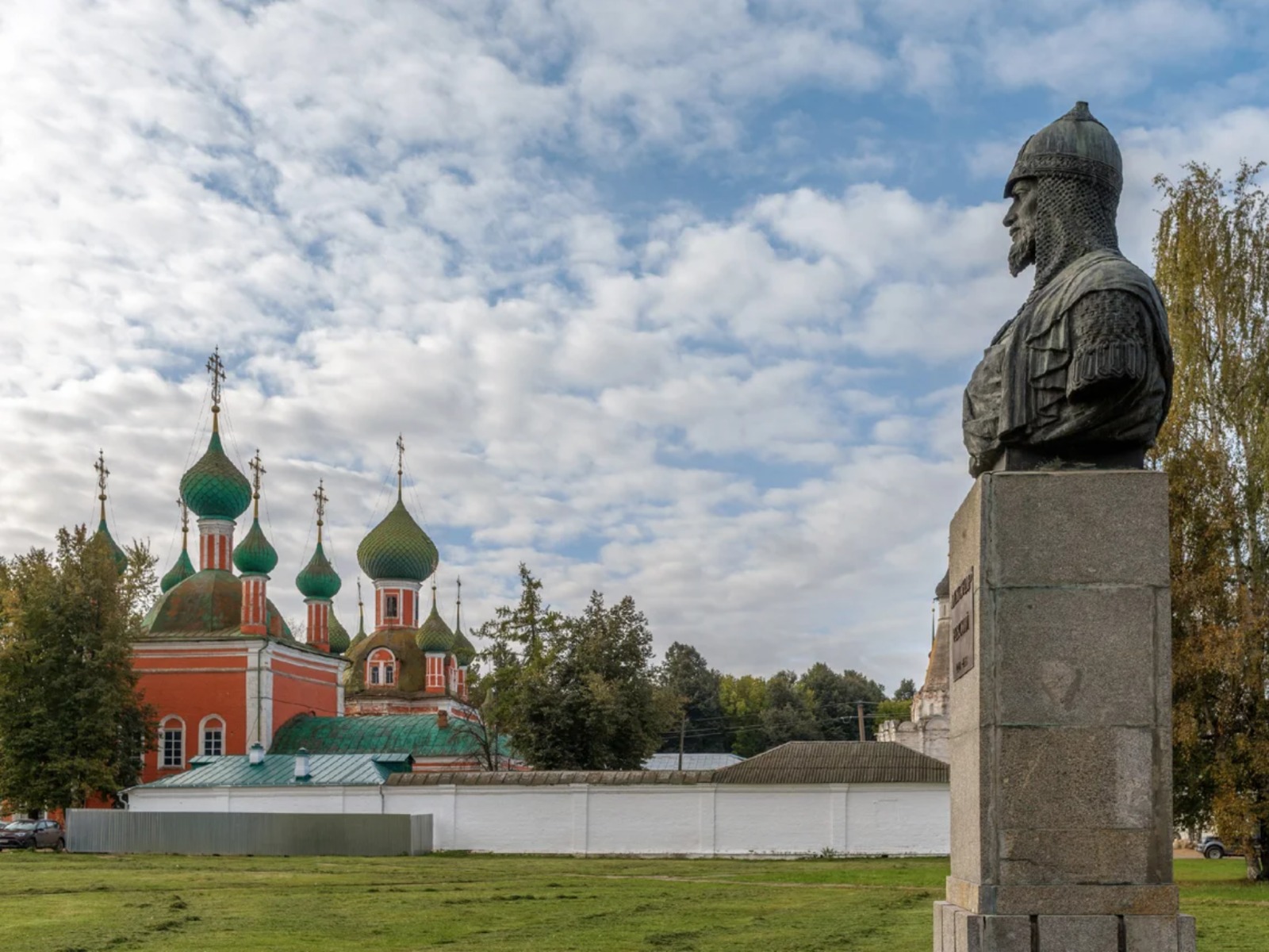 В историческом центре: церковь Александра Невского 
