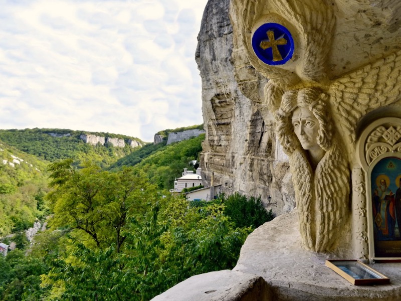 Индивидуальная экскурсия из Алушты «Золотое кольцо Крыма» - индивидуальная экскурсия в Алуште на машине гида длительностью 8 часов с количеством участников до 8 человек со скидкой 10% цена экскурсии 21600₽