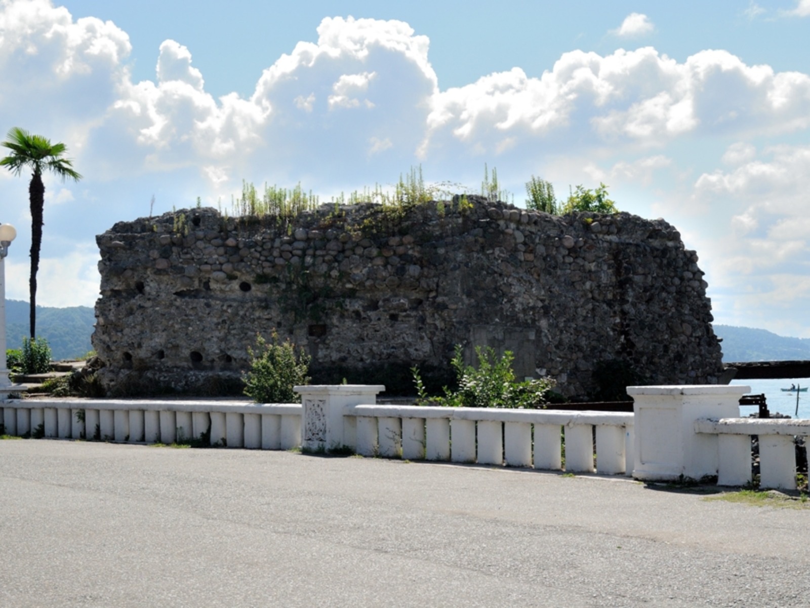Руины Диоскурии  