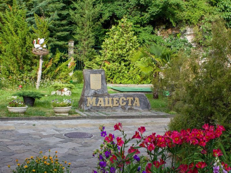 Орлиные скалы, пещера и Мацестинские источники - индивидуальная экскурсия в Сочи на машине гида длительностью 4 часа с количеством участников до 4 человек цена экскурсии 9500₽