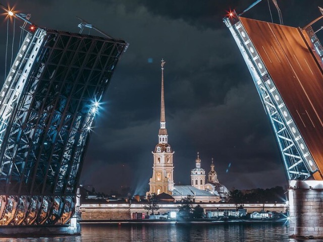 Ночной Санкт-Петербург — иллюминация, мифы, мосты — фото 3