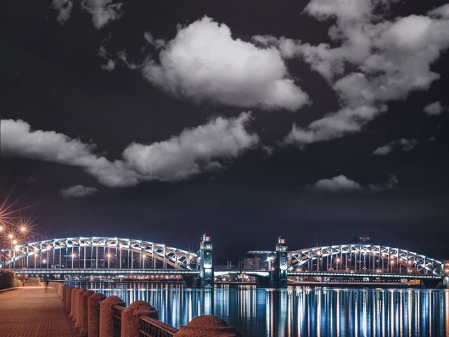 Ночной Санкт-Петербург — иллюминация, мифы, мосты 